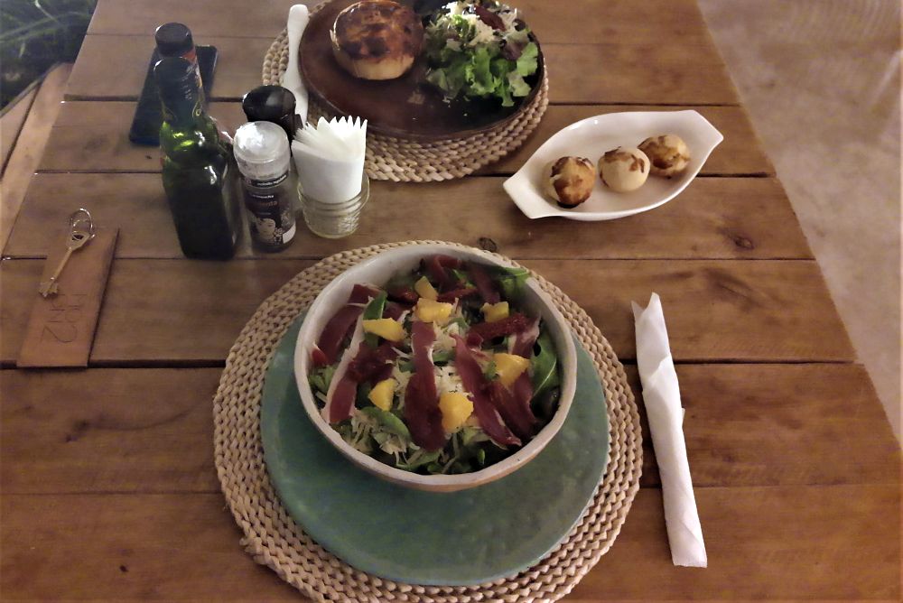 Abendessen TAVA Glamping Salat