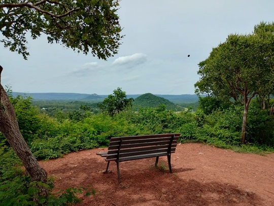 Ausruhen und Blick auf die Berge von Paraguarí Paraguaydream